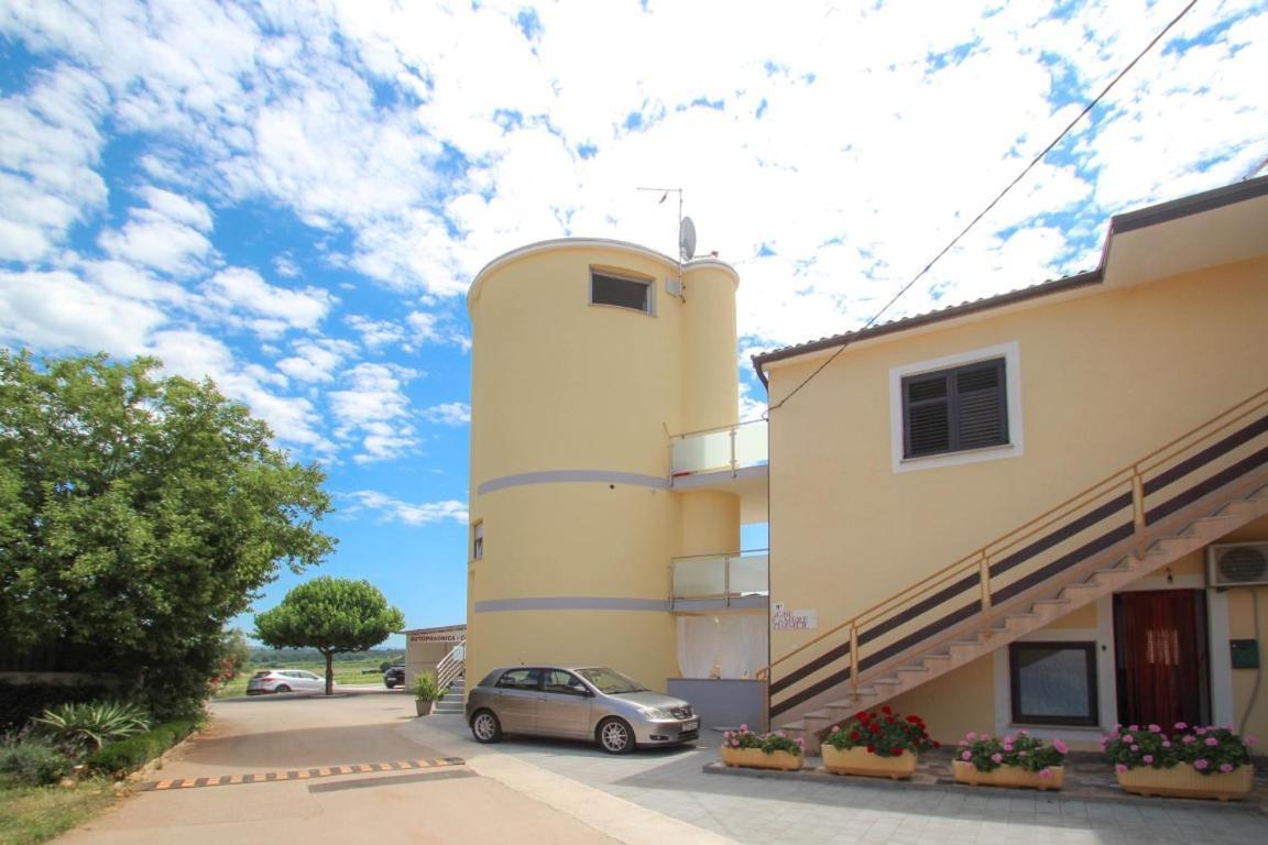 Silos Mare Apartment Novigrad  Luaran gambar